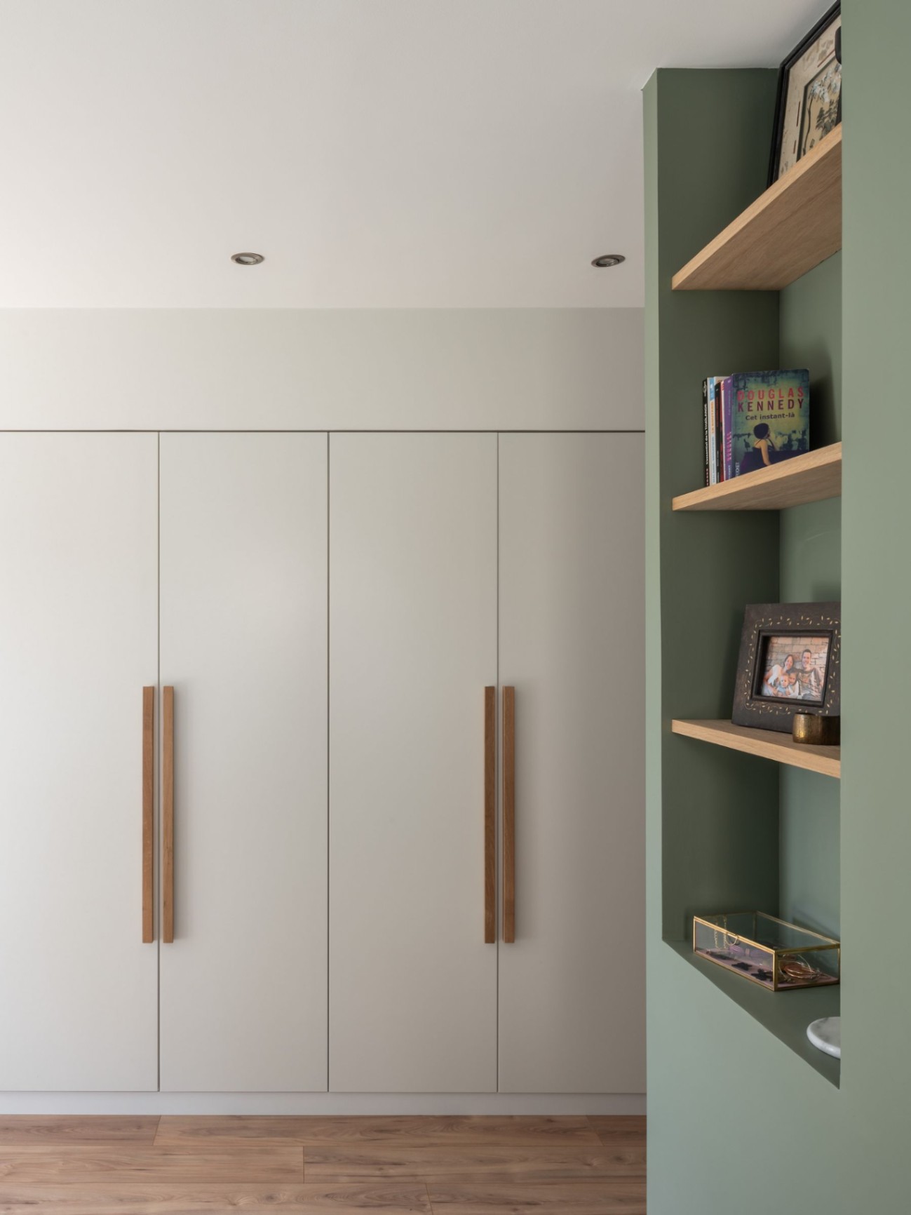 Chassieu-14.jpg Traitement des rangements et finitions sur mesure