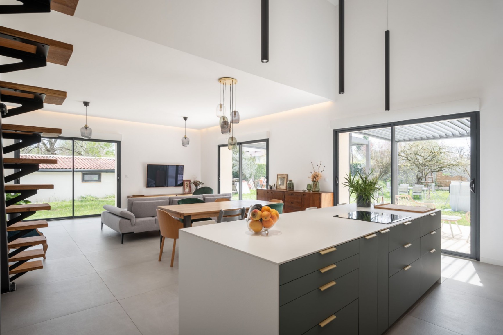 Chassieu-16.jpg Traitement des rangements et finitions sur mesure