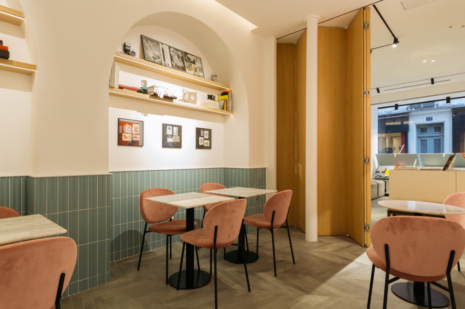 BEAUBOURG_PARIS_CAFE 01.jpg