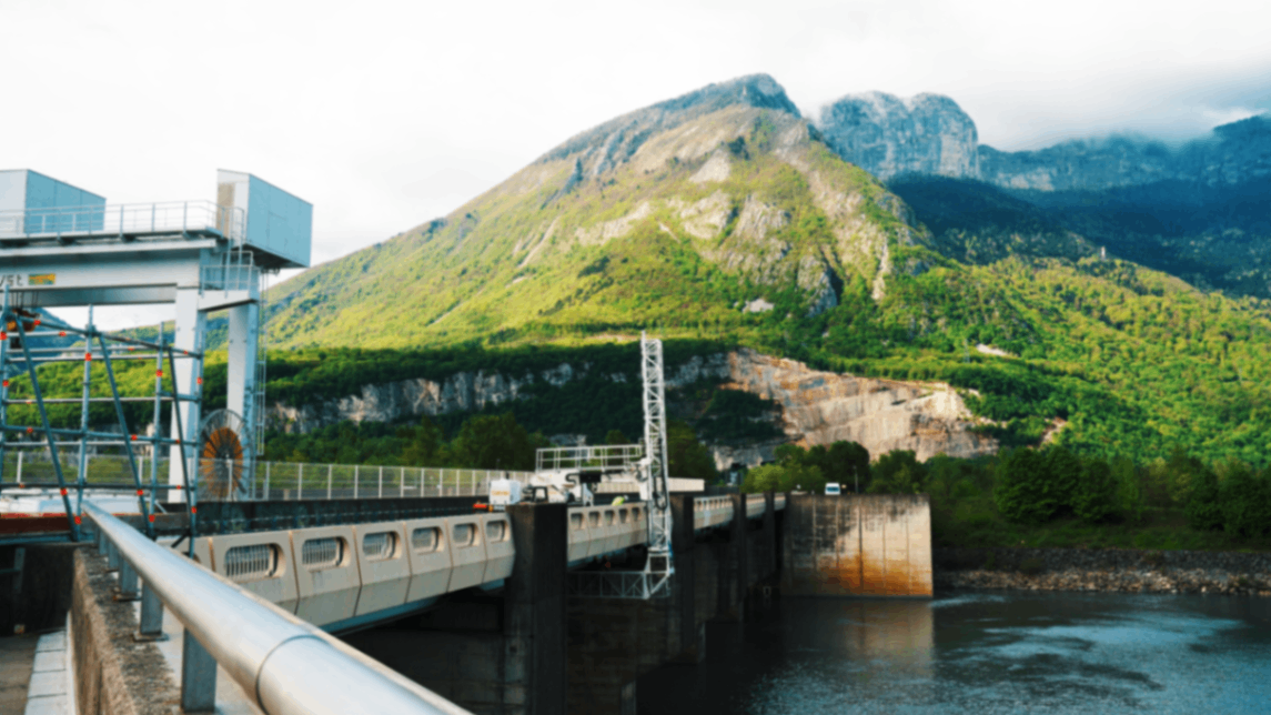Installation-pont-barrage-grue.png