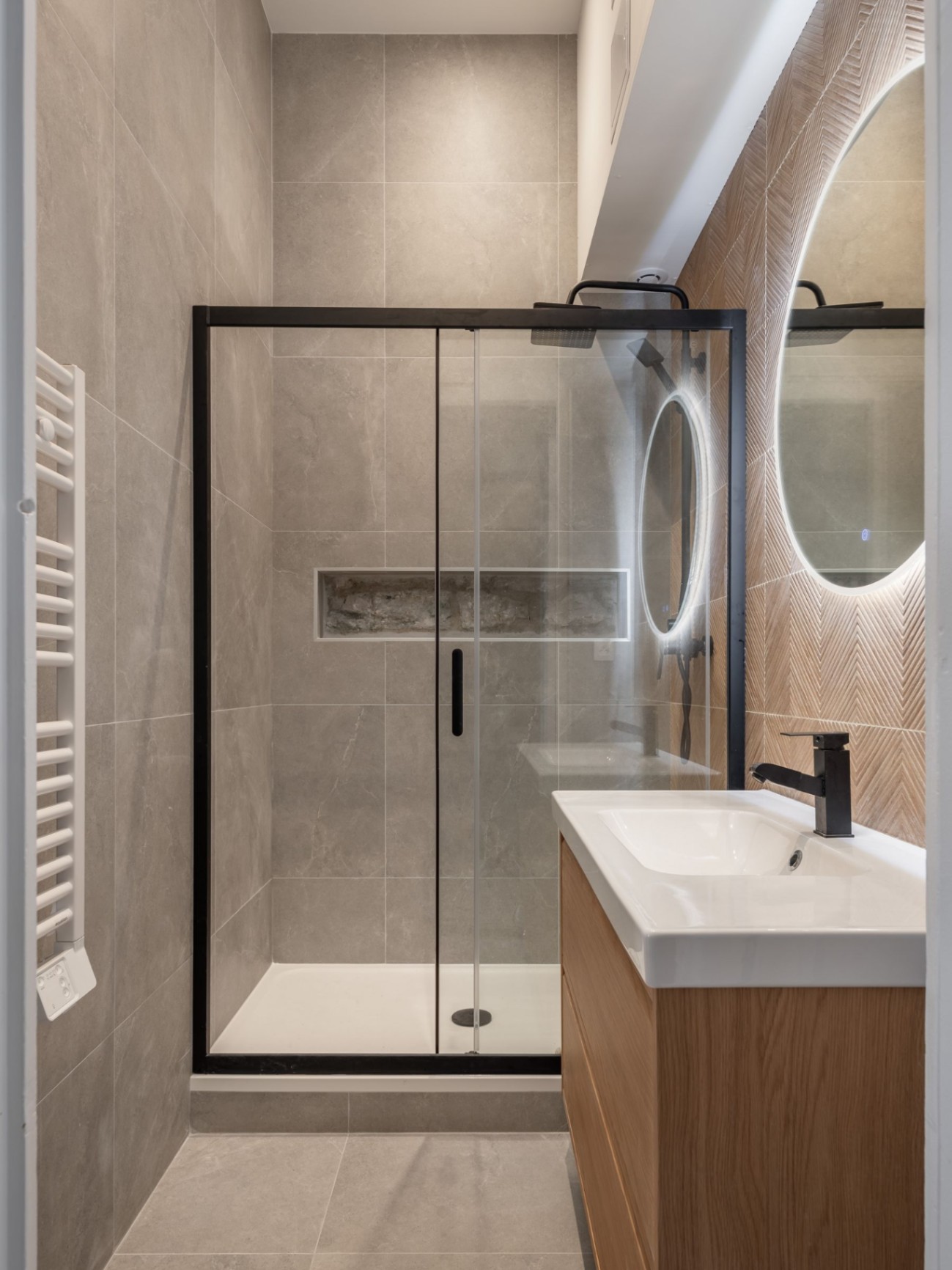 salle d'eau circulation intérieure-01 – Appartement bourgeois Grenoble