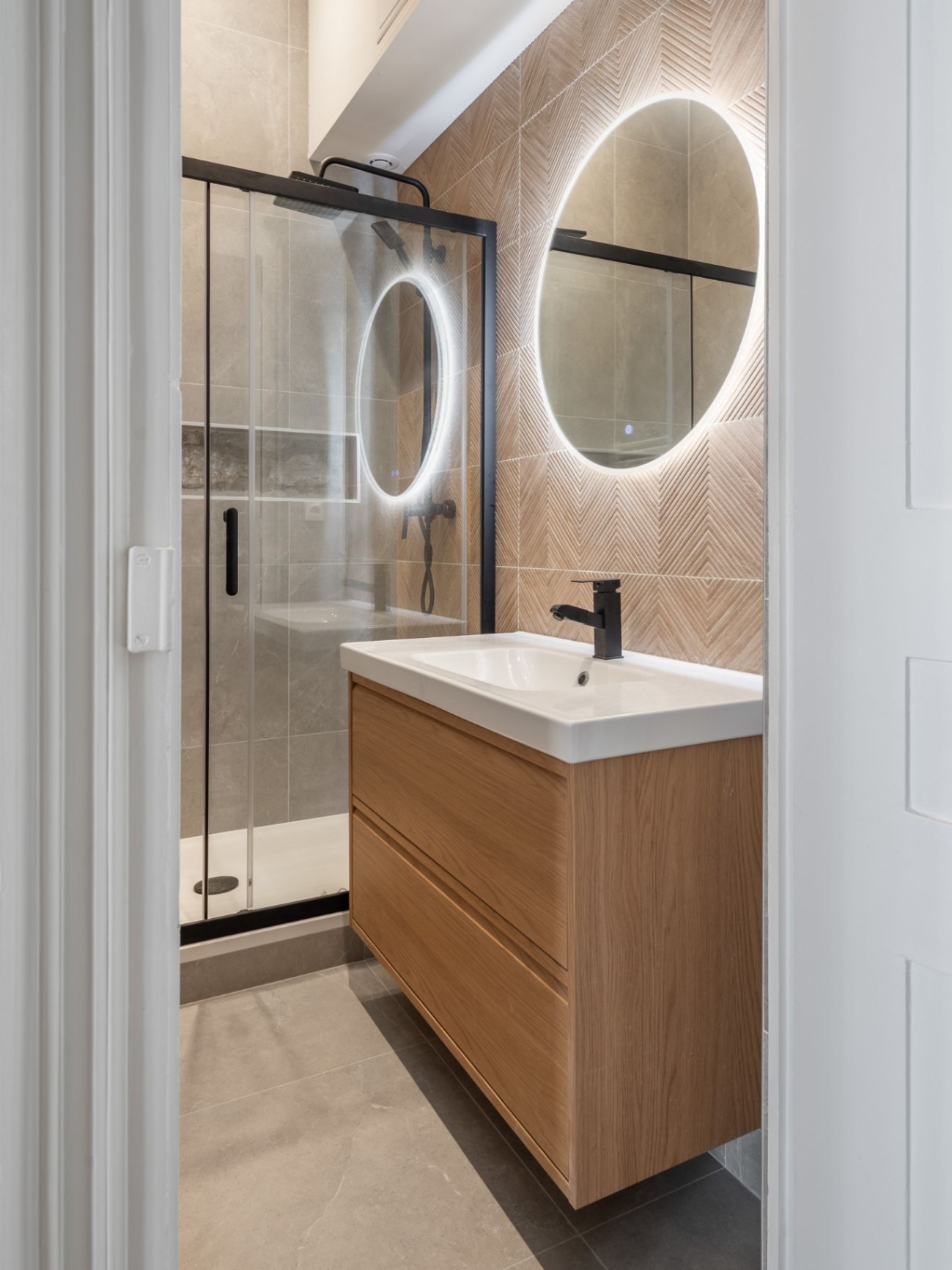 salle d'eau circulation intérieure-02 – Appartement bourgeois Grenoble