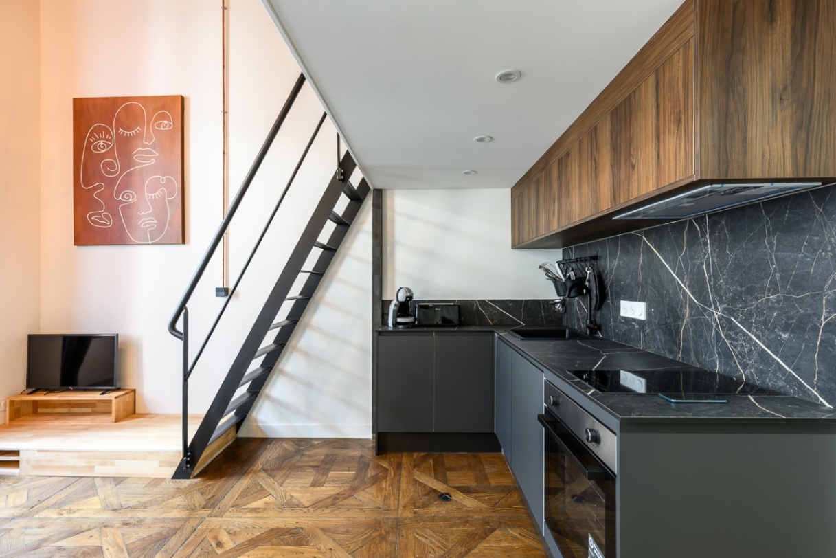 petite-cuisine-studio-noir-noyer-lyon.jpg