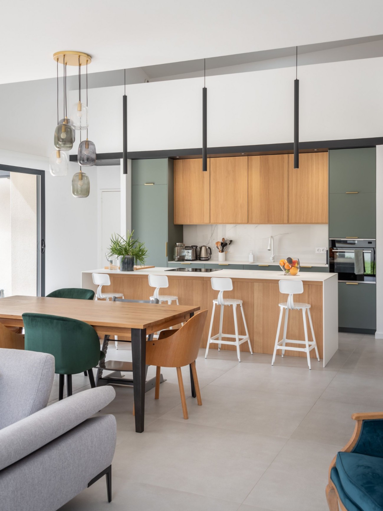 Chassieu-04.jpg Cuisine ouverte et salle à manger – Réhabilitation de grange