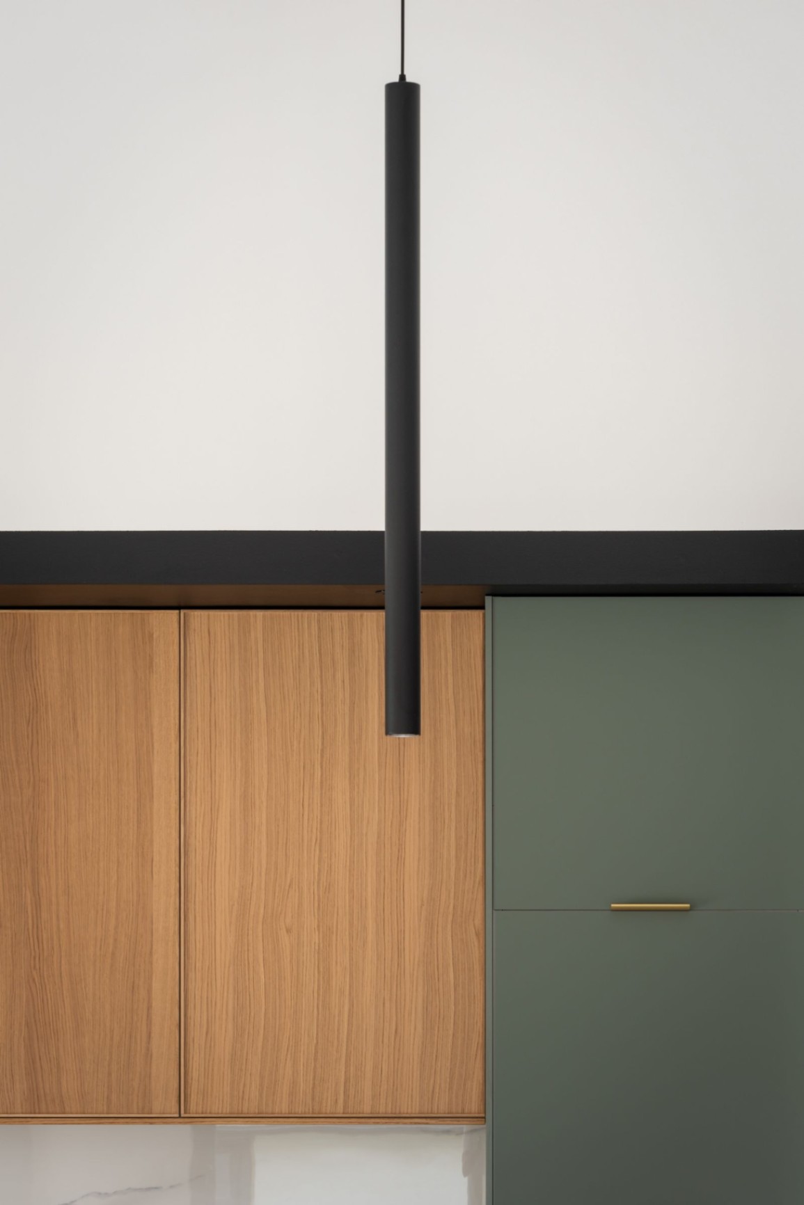 Chassieu-12.jpg Détail de menuiserie cuisine et luminaire