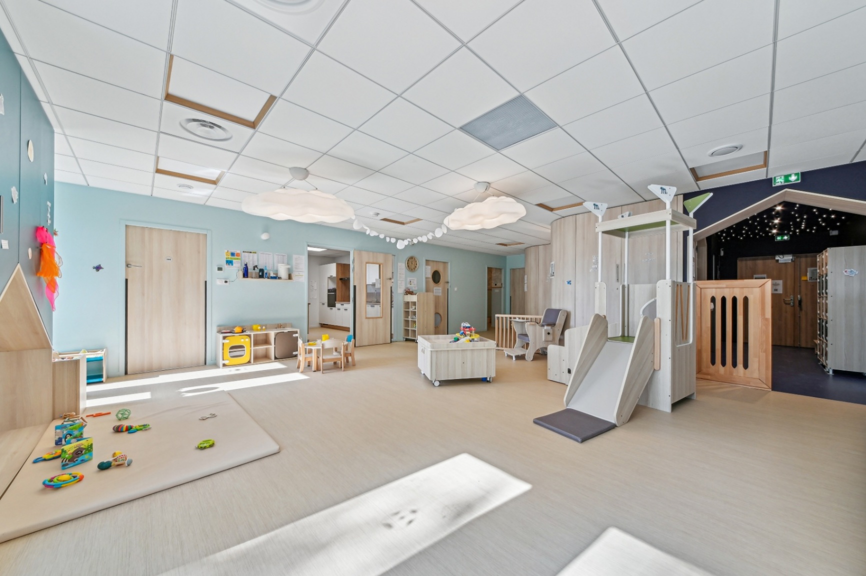 agencement-micro-creche-trevoux.jpg
