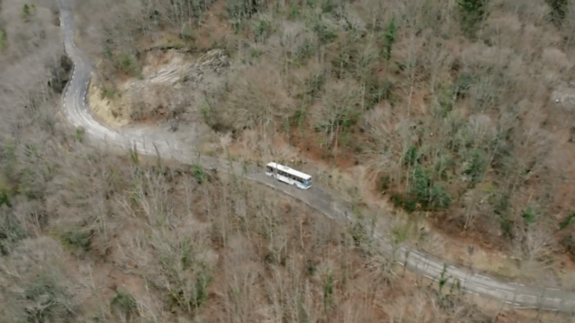 Vue-drone-du-bus-N62-sur-la-route-du-sappey.png