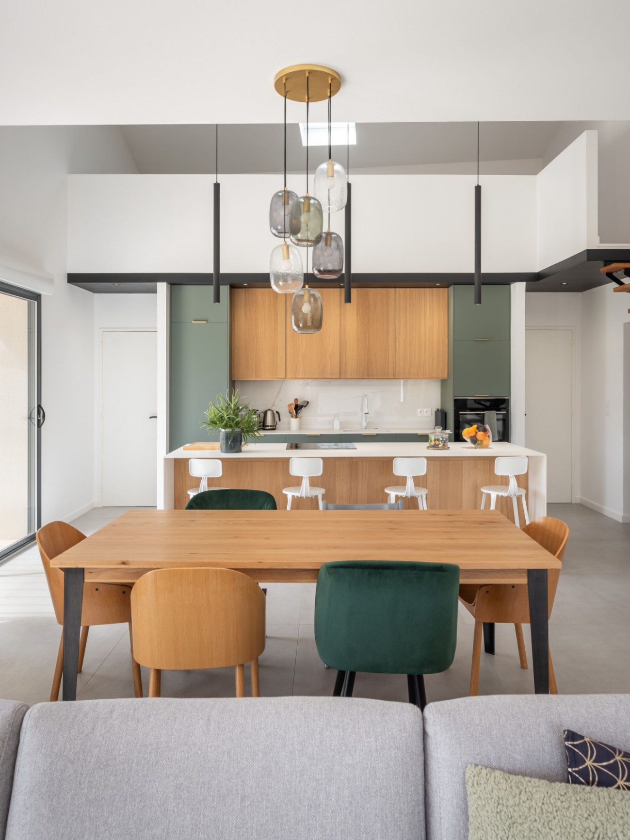 Chassieu-09.jpg Cuisine ouverte et salle à manger – Réhabilitation de grange