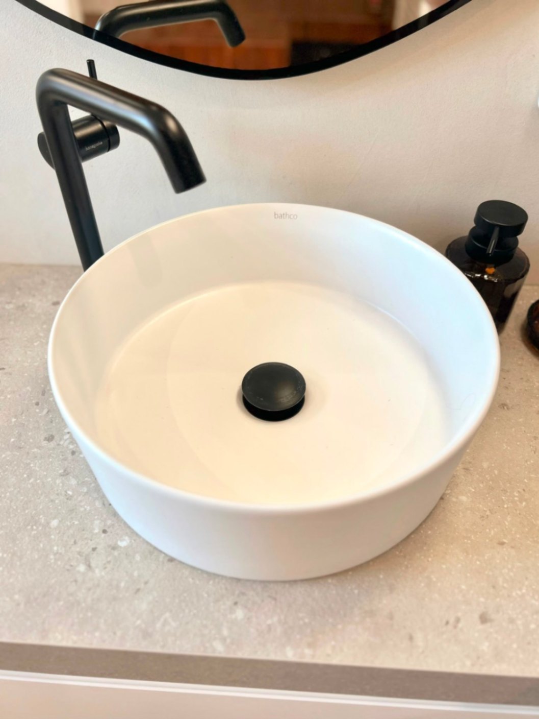 vasque salle de bain ronde.jpeg