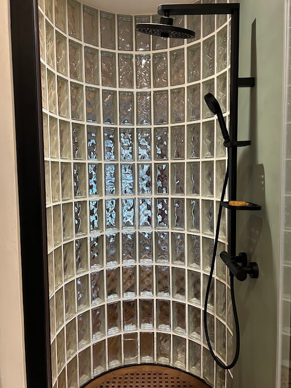 douche pavé de verrre.jpg