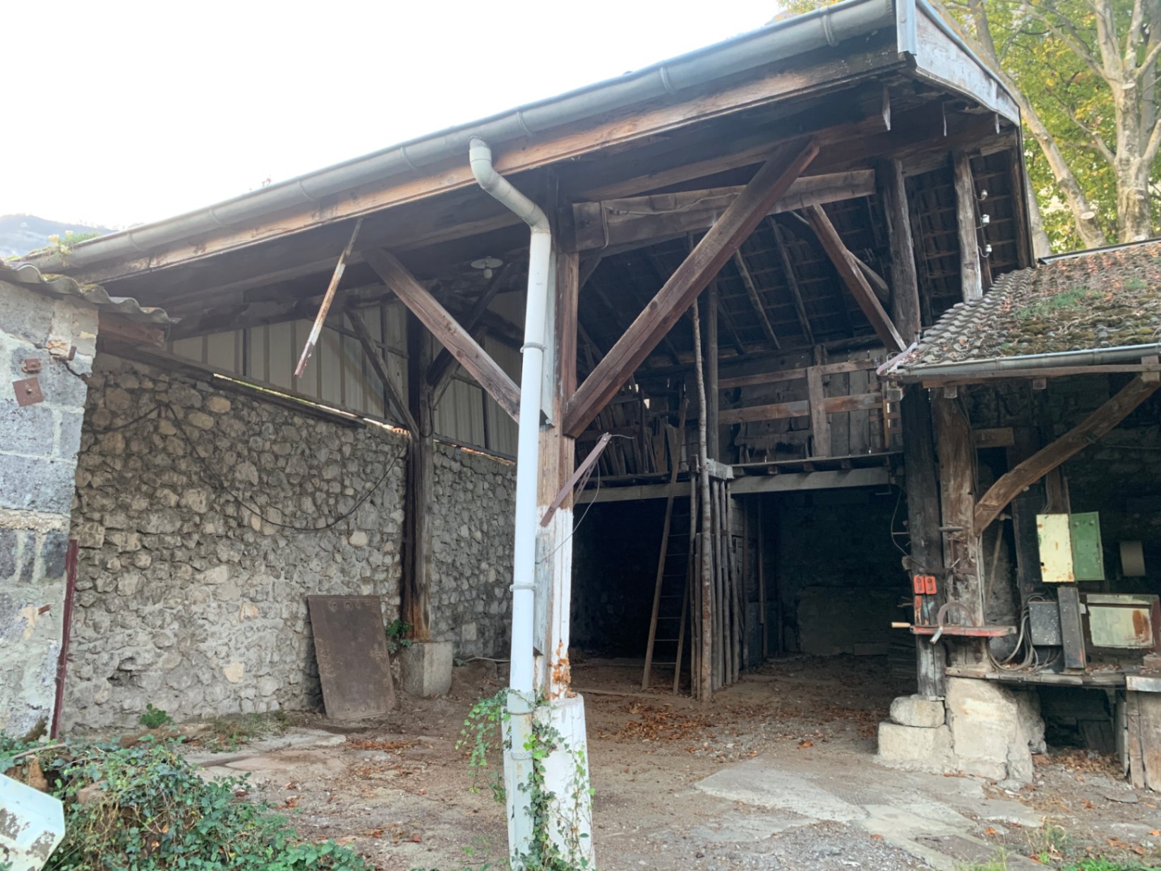 Rénovation-extension-Lumbin-Abris extérieurs 2.JPG
