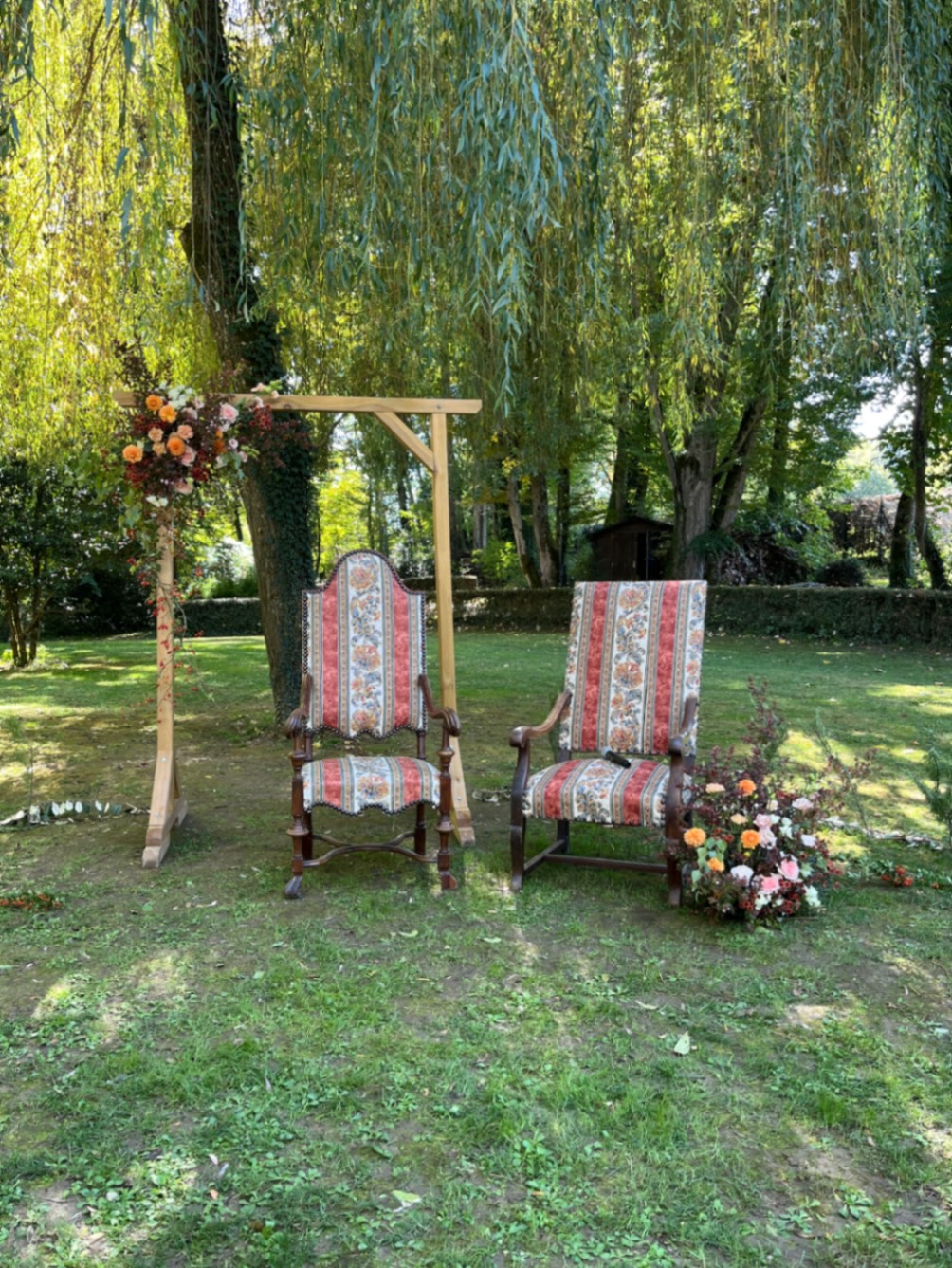 Arche cérémonie laïque fleuris.jpeg