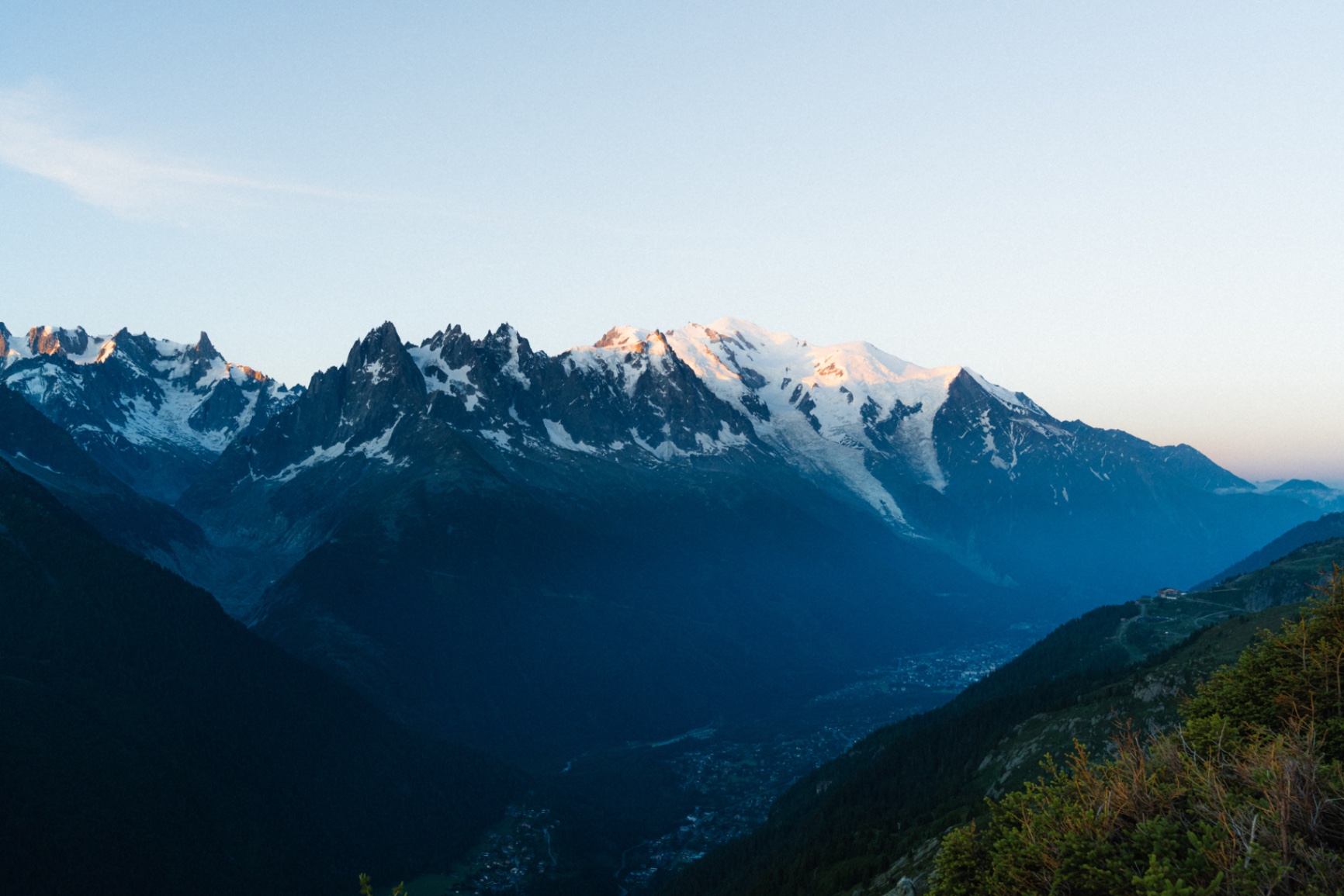 Montagne Chamonix sunrise.jpg