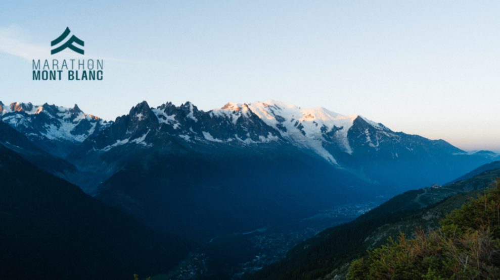 Montagne Chamonix sunrise avec logo marathon du mont blanc.png