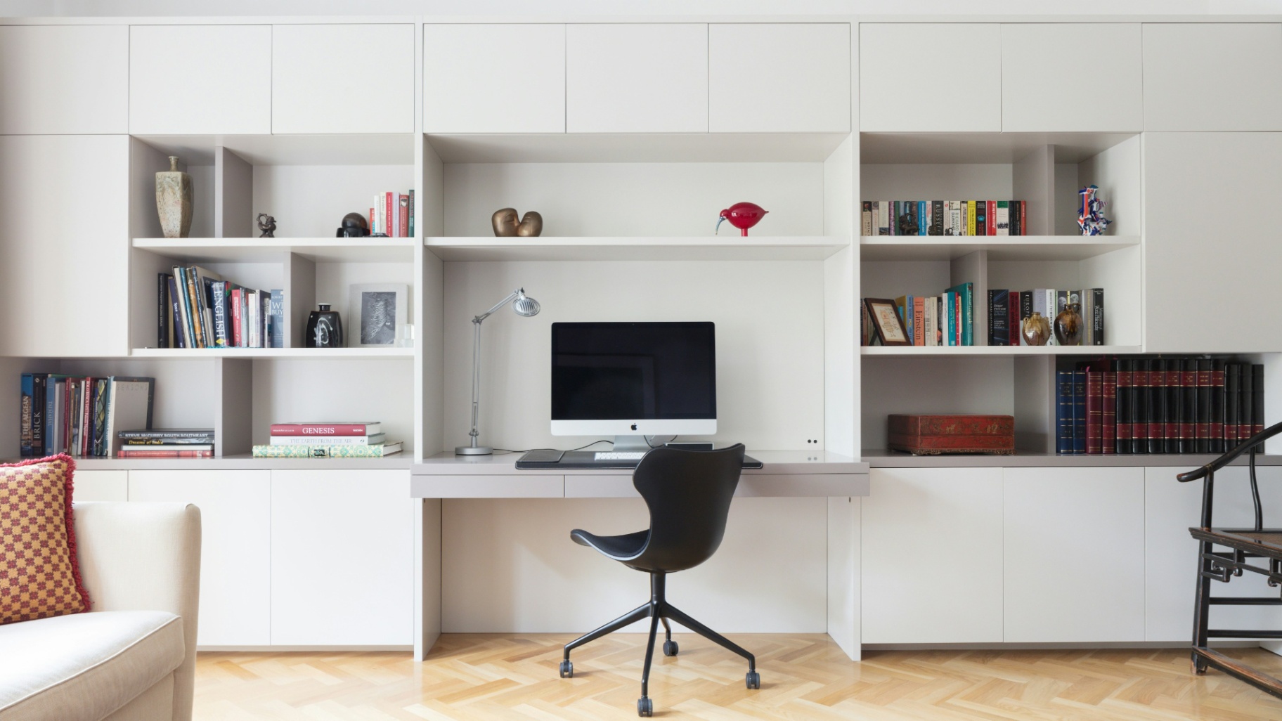 Meuble de rangement sur-mesure avec bureau