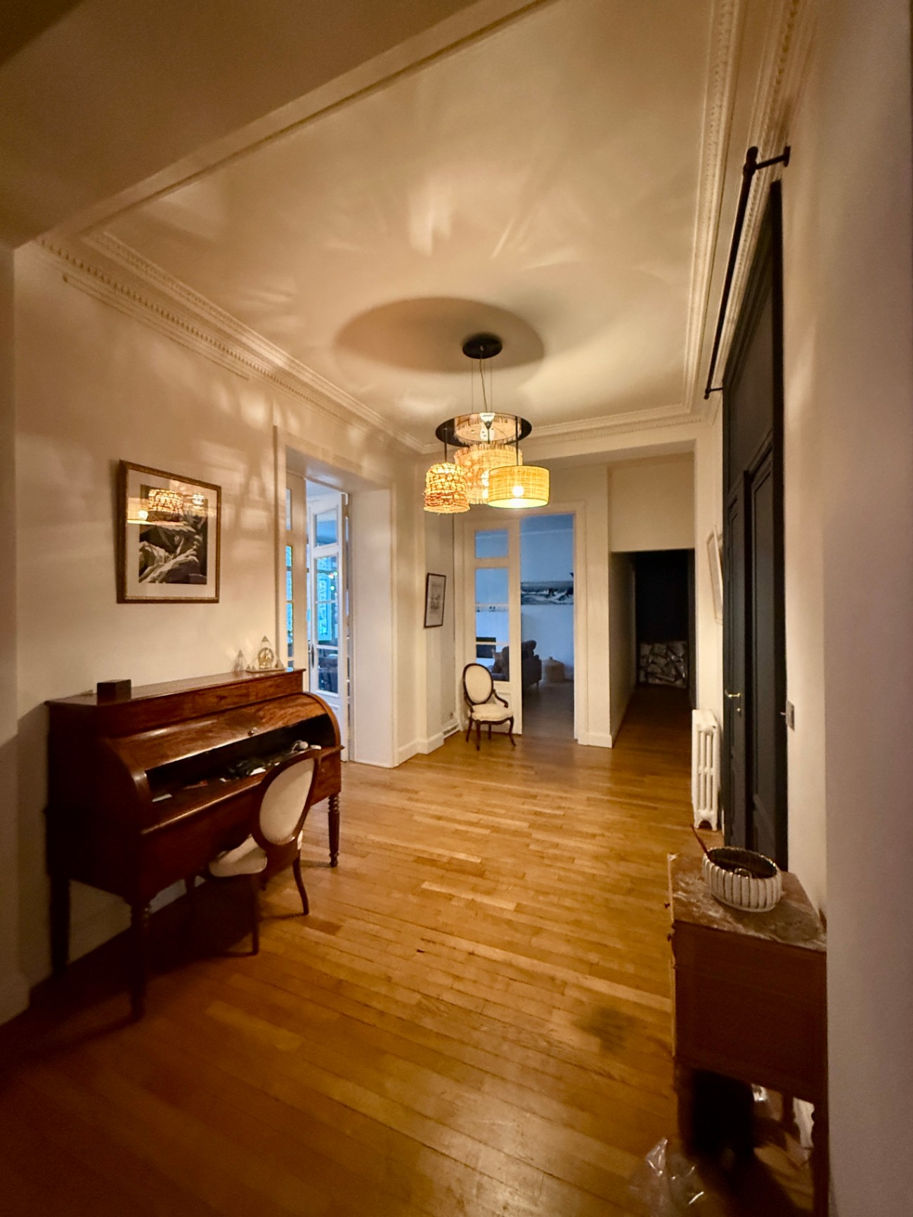 renovation-appartement-ancien-lille-entree-parquet-moulure-cheminee-marbre.jpg